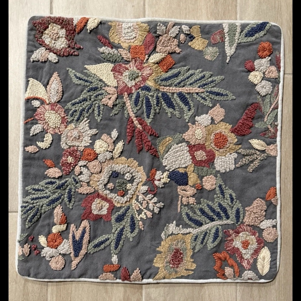 Pottery Barn Arabella Floral Embroidered Pillow Cover NWOT - Picture 2 of 9